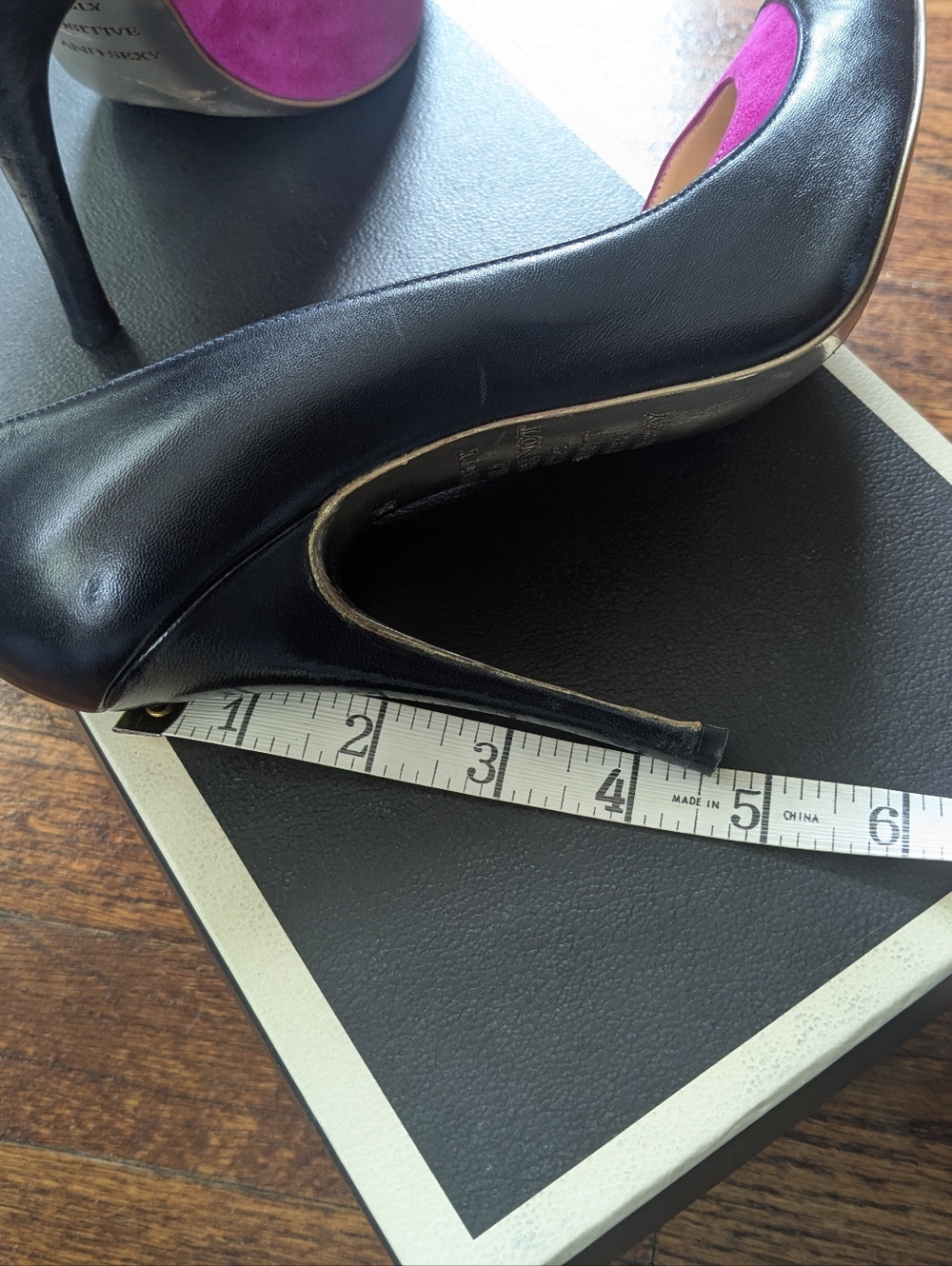 Two-Tone Italian Pointed Pumps in Fuchsia and Black - Picture 12 of 13
